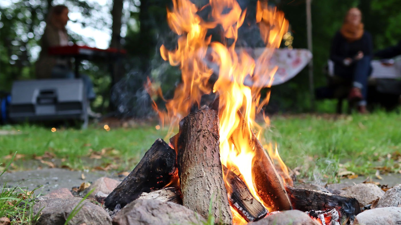 Gutskultur am Feuer – Abende mit Stockbrot unter freiem Himmel